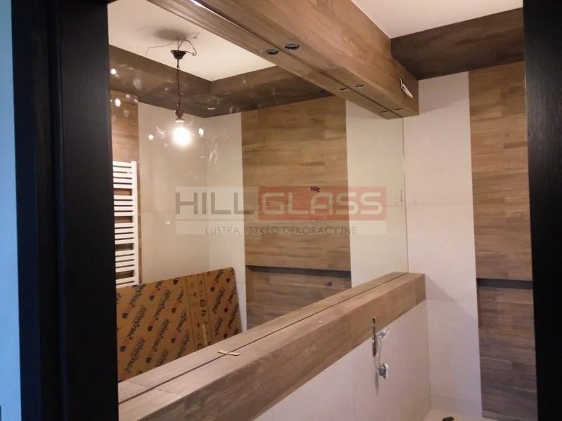 Lustro nad wanna plytki drewnopodobne czestochowa — realizacja HILLGLASS