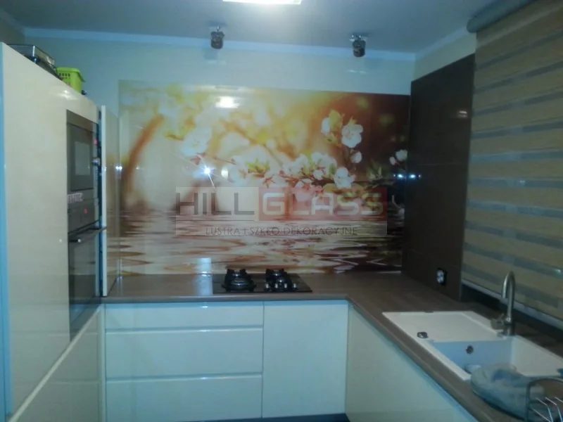 Panel kuchenny grafika kwiaty wisni czestochowa — realizacja HILLGLASS