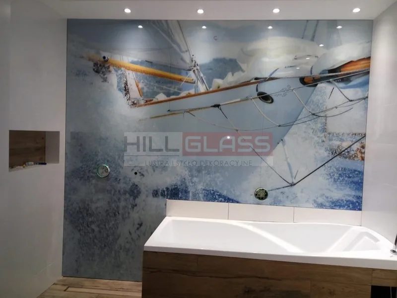 Panel szklany grafika zaglowka lazienka czestochowa — realizacja HILLGLASS